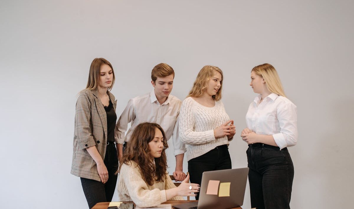 Bild zu Wo kleine Teams beim Onboarding leise Zeit verlieren